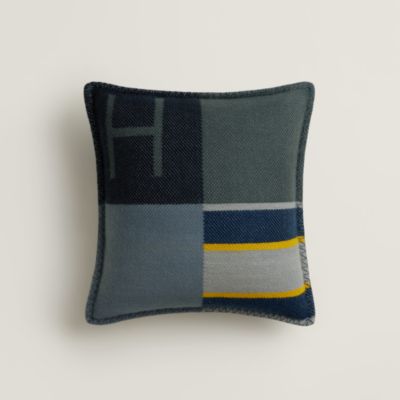 104324M 06_back_wm_4?size=3000